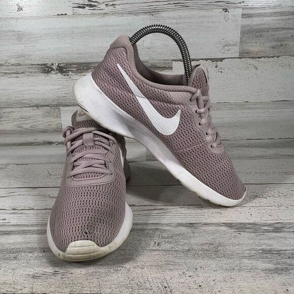 Nike Womens Tanjun 812655-605 Pink Running Shoes Sneakers Size US‎ 6.5 - Picture 6 of 9